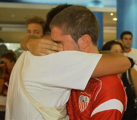 el betis acude a la capilla ardiente de antonio puerta